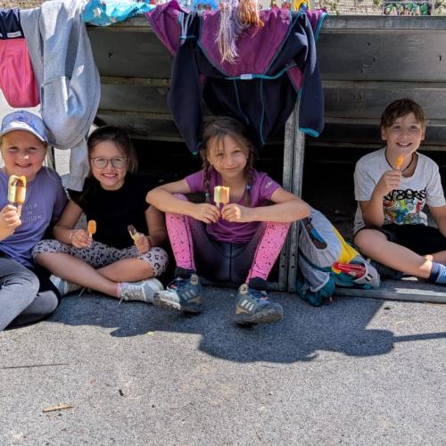 Kinder am Spielplatz