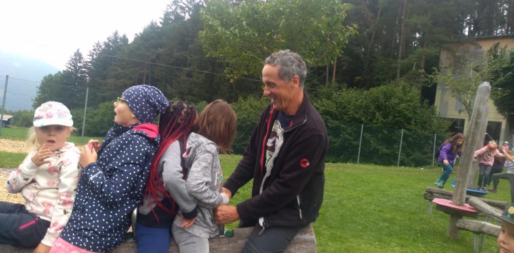 4f0d3e3b-2eaa-4c16-9f4f-a29fa6af9d2f